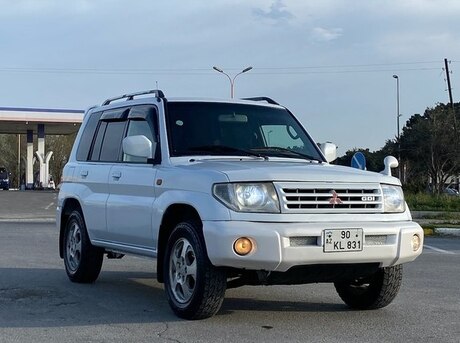 Mitsubishi Pajero io 1999