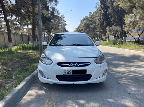 Hyundai Accent 2013
