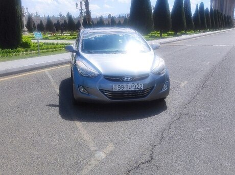 Hyundai Elantra 2012