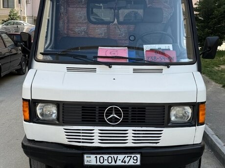 Mercedes 208 D
