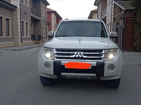 Mitsubishi Pajero 2010