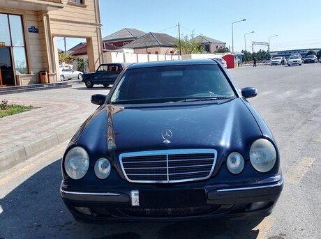 Mercedes E 220 d 2000