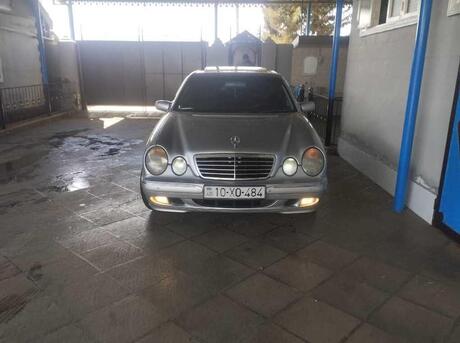 Mercedes E 240 2001