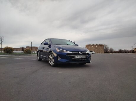Hyundai Elantra 2019