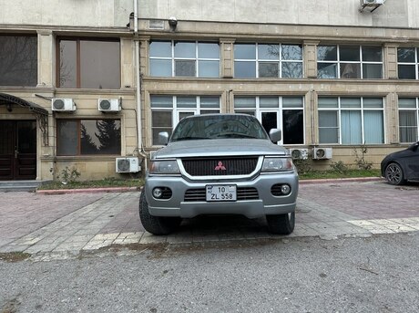 Mitsubishi  2000