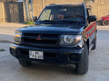 Mitsubishi Pajero io 1999