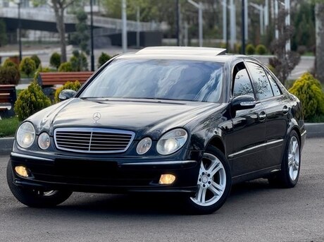 Mercedes E 240 2003