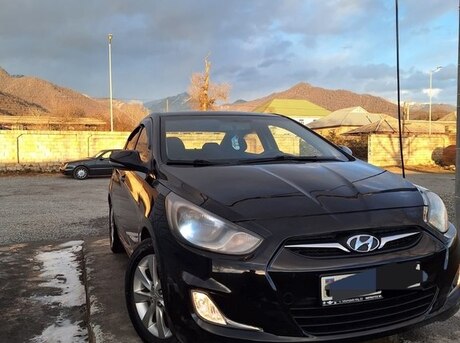 Hyundai Accent 2012