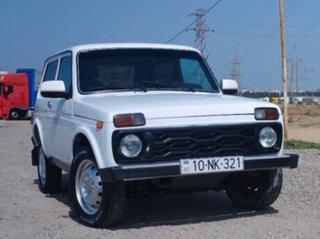LADA (VAZ) Niva 2005