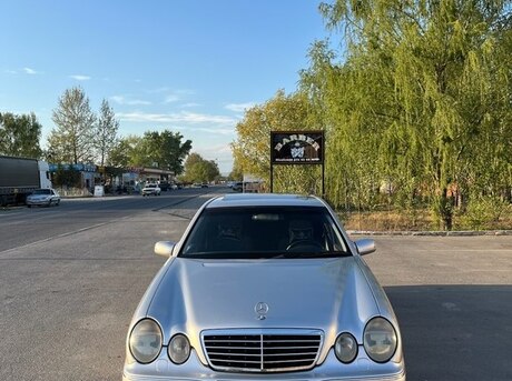 Mercedes E 240 1999
