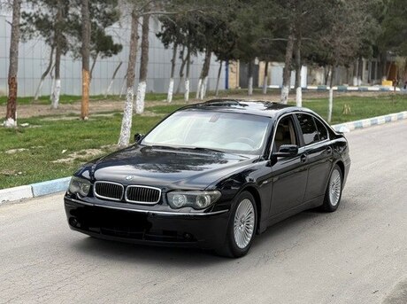 BMW 745