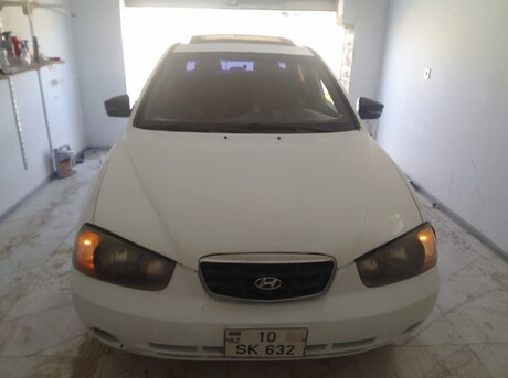 Hyundai Elantra 2003