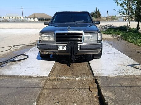 Mercedes E 300 d 1990