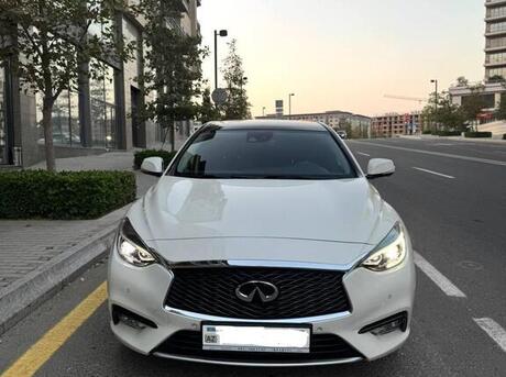 Infiniti Q30 2019