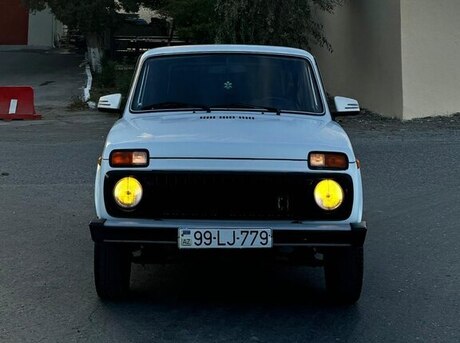 LADA (VAZ) Niva 2015