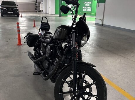 Harley-Davidson XL883N Sportster Iron 883
