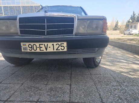 Mercedes 190 1990
