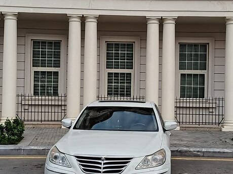 Hyundai Genesis 2012