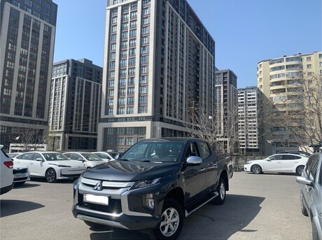 Mitsubishi L200 2021