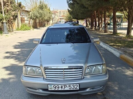 Mercedes C 230