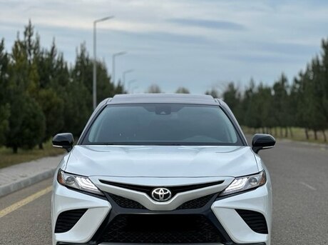 Toyota Camry 2019