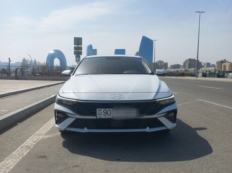 Hyundai Elantra 2024