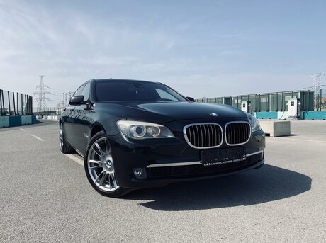BMW 750 2011
