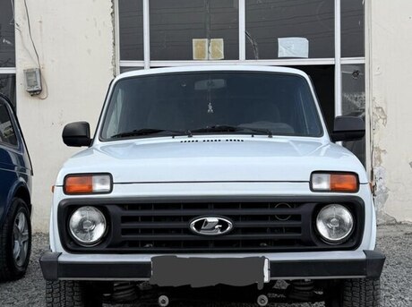 LADA (VAZ) Niva 2015