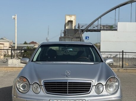 Mercedes E 240 2003