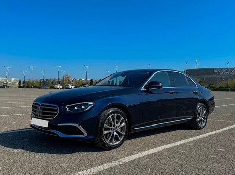 Mercedes E 300 e 4MATIC 2022