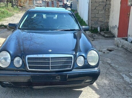 Mercedes E 240 1999