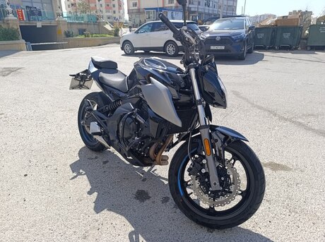 CFMOTO 650 NK 2022