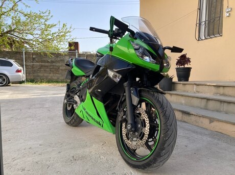 Kawasaki Ninja 400