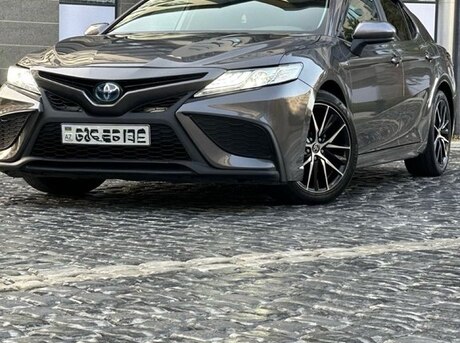 Toyota Camry 2021