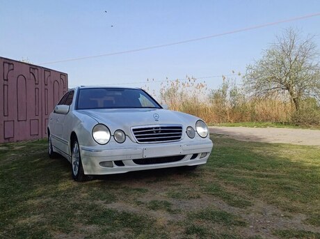 Mercedes E 270 2000