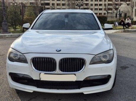 BMW 740 2011