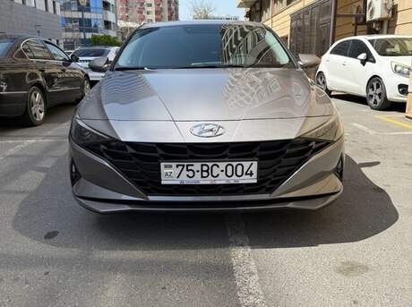Hyundai Elantra 2022