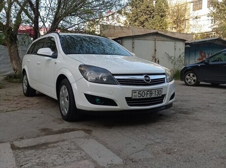 Opel Astra 2010