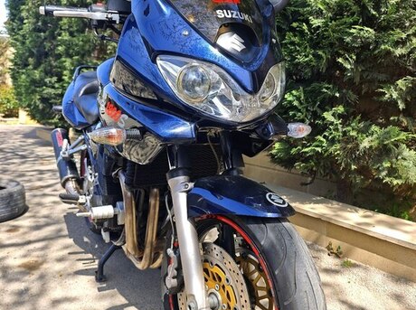 Suzuki  2003
