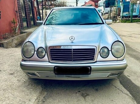 Mercedes E 240 1999