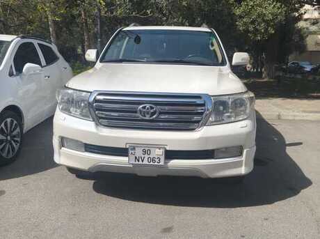 Toyota Land Cruiser 2011