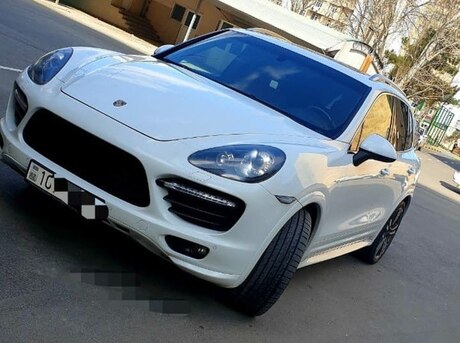 Porsche Cayenne GTS 2012