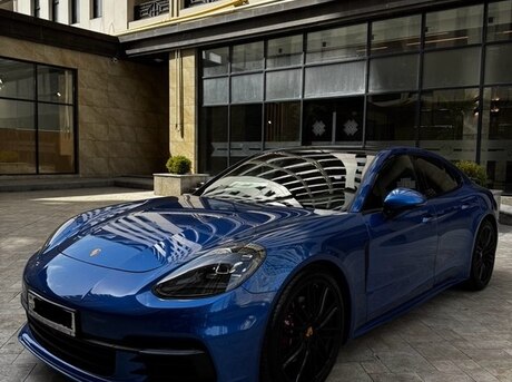 Porsche Panamera 4S 2018