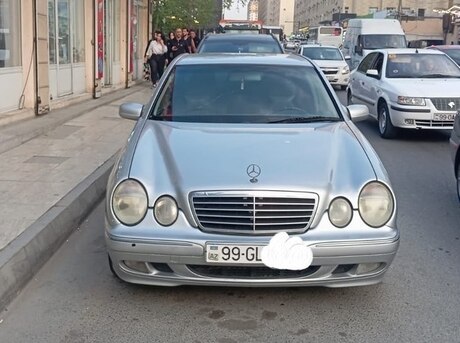 Mercedes E 270 2000