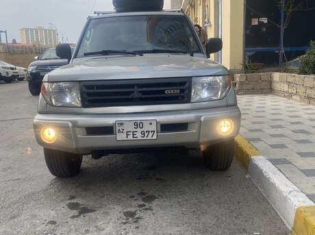 Mitsubishi Pajero io 1998
