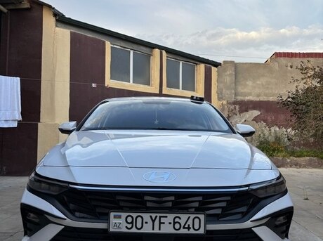 Hyundai Elantra 2024