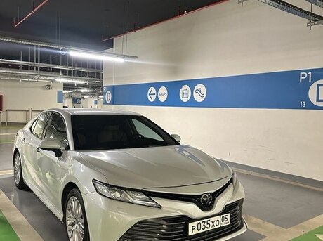 Toyota Camry 2019