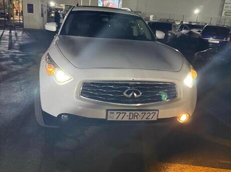 Infiniti FX35 2010