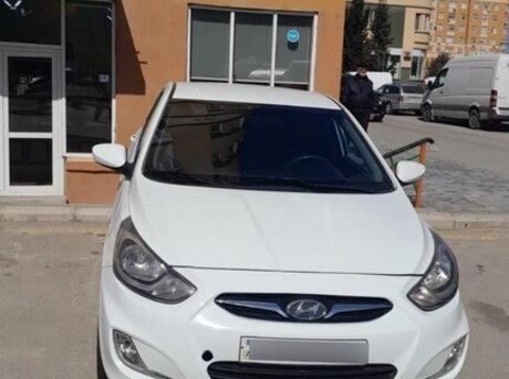 Hyundai Accent 2012