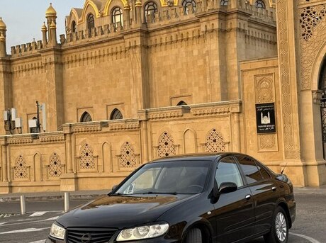 Nissan Sunny 2010